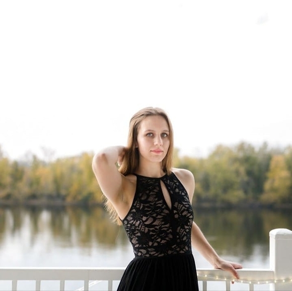 Meet your Posher, Megan - Picture 1 of 1